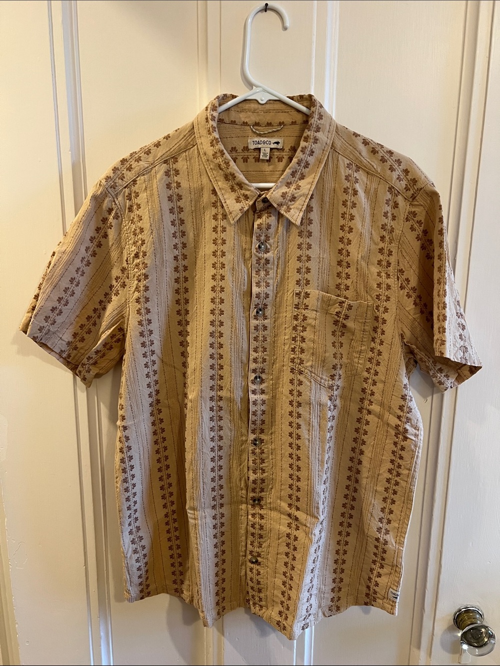 Toad&Co Short-Sleeve Button-Down Treescape Shirt — Men’s Large